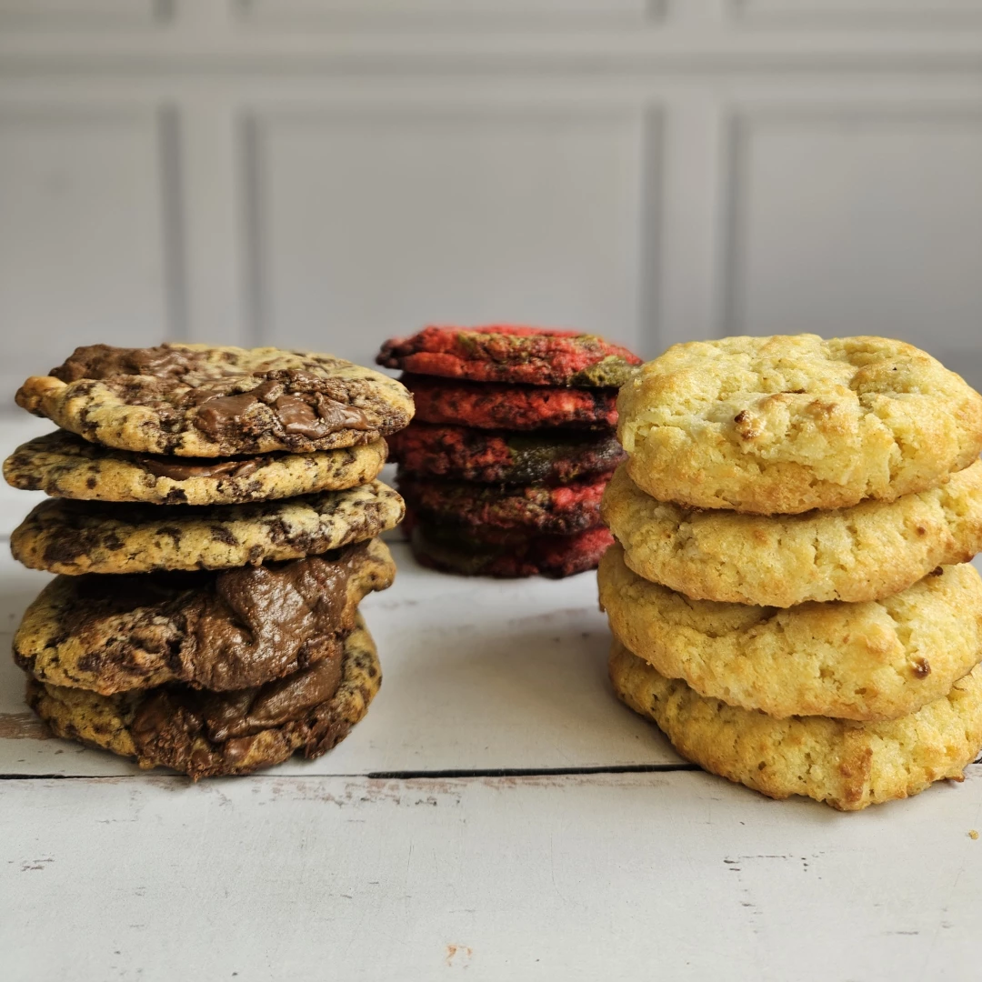 6 galletas macadamia con caramelo. o nutella o red velvet