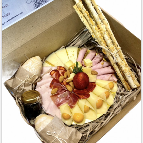 TABLA DE QUESOS Y CARNES FRIAS