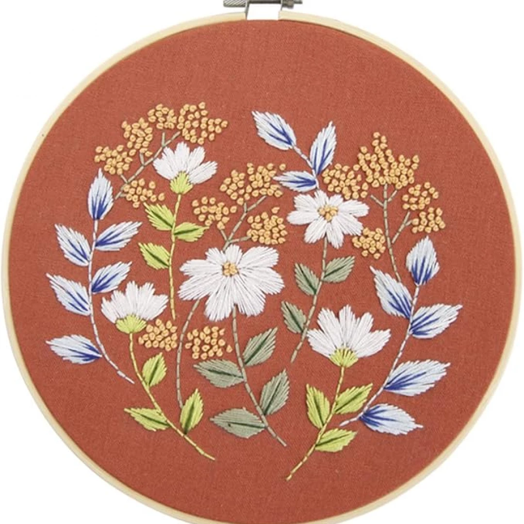 Bordado Floral Fondo Naranja