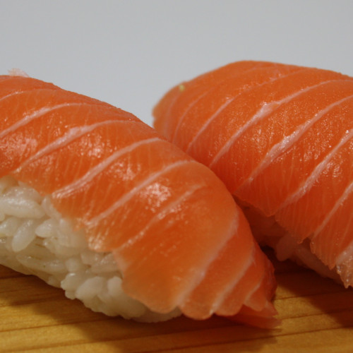 NIGIRI DE SALMON (2 PIEZAS)