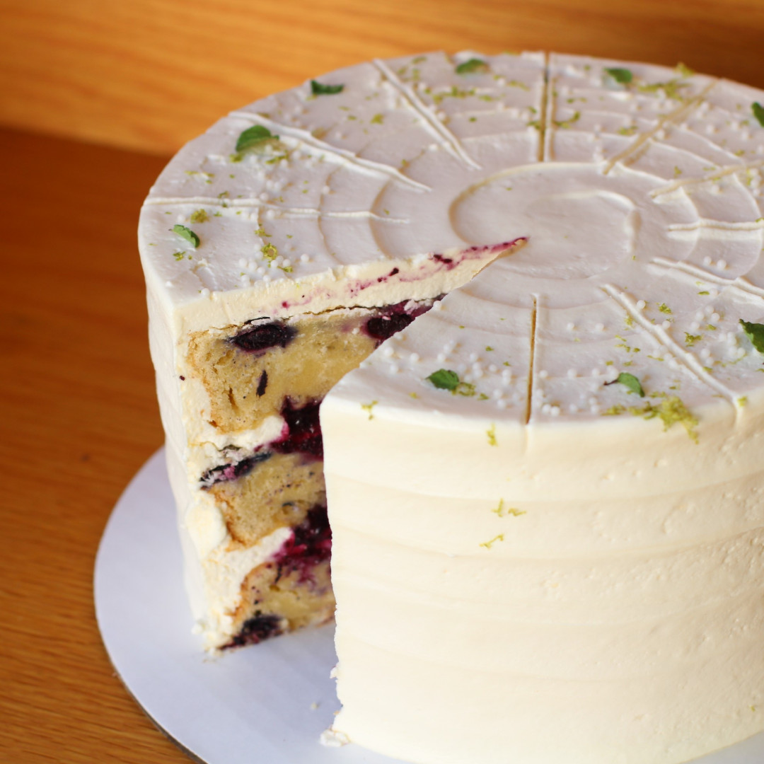 Pastel de Frutos Rojos y Limón