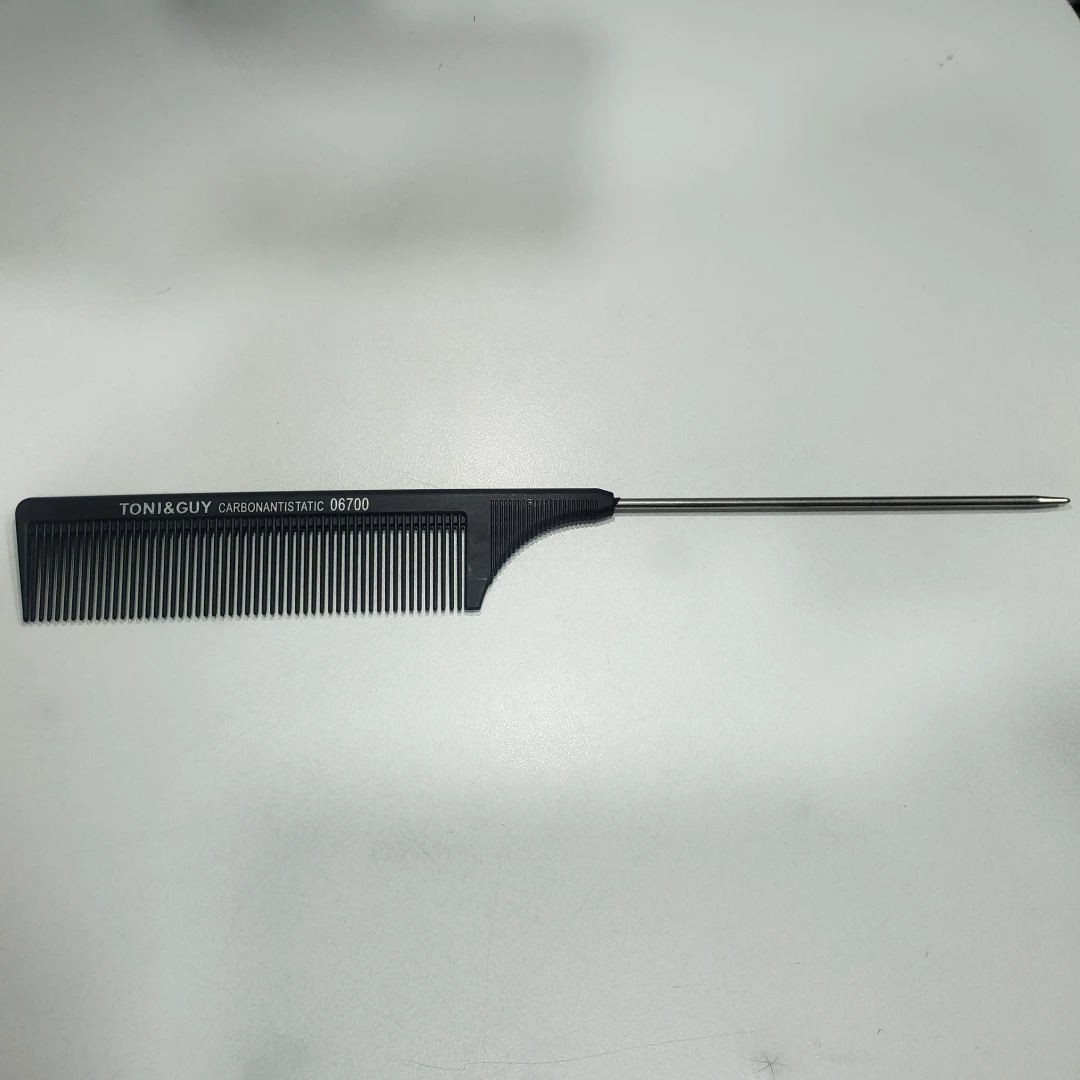 PEINE TONI&GUY CARBONANTISTATIC 06700 COLA DE METAL