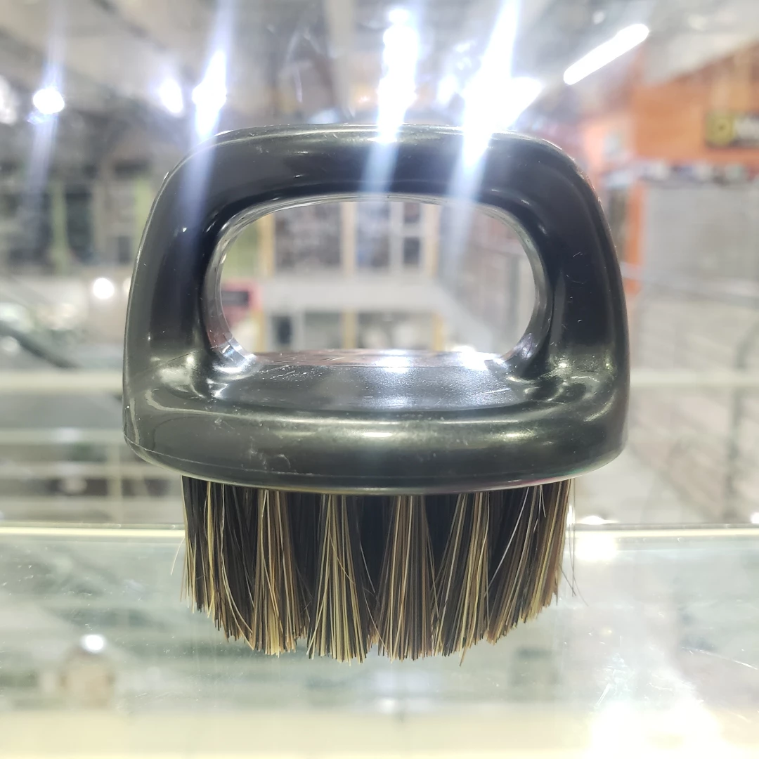 CEPILLO DE  BARBERO (DIMENSIONES MANGO 6.3 CM, LONG DE CERDAS 2 CM)