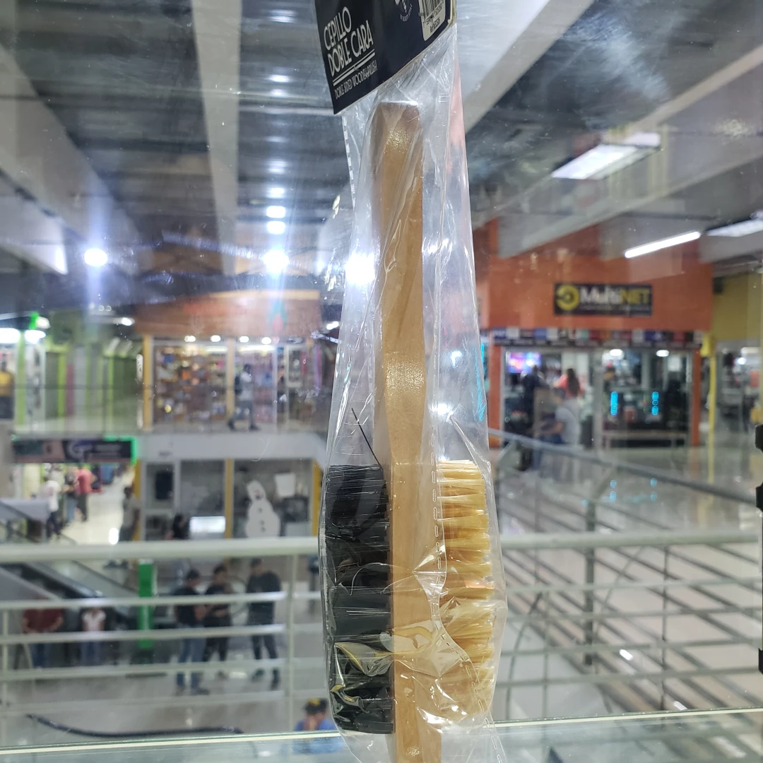 CEPILLO DE  BARBERO BARBER DOBLE CARA DE MADERA REF 0652526