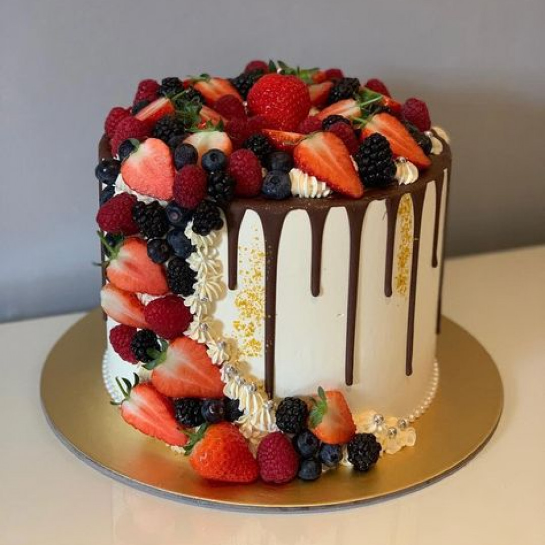 Pastel con frutas