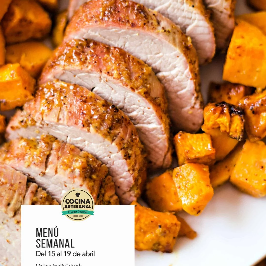 Carre de cerdo con salsa y papas