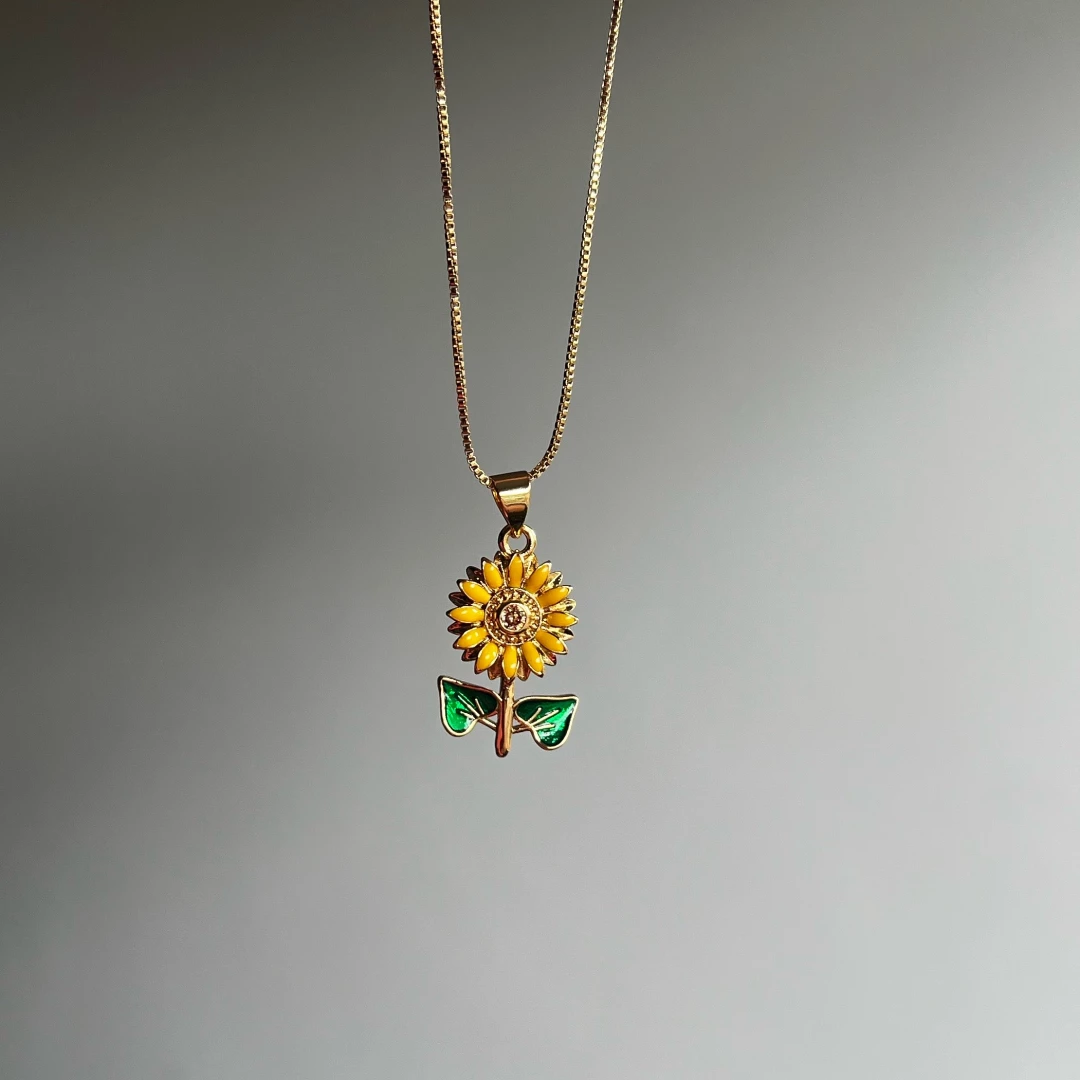 Cadena flor amarilla