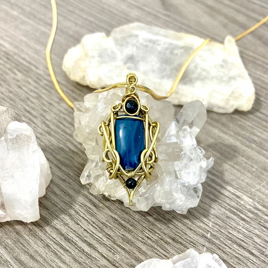 LELAND BLUE, ÓNIX Y ESPINELA