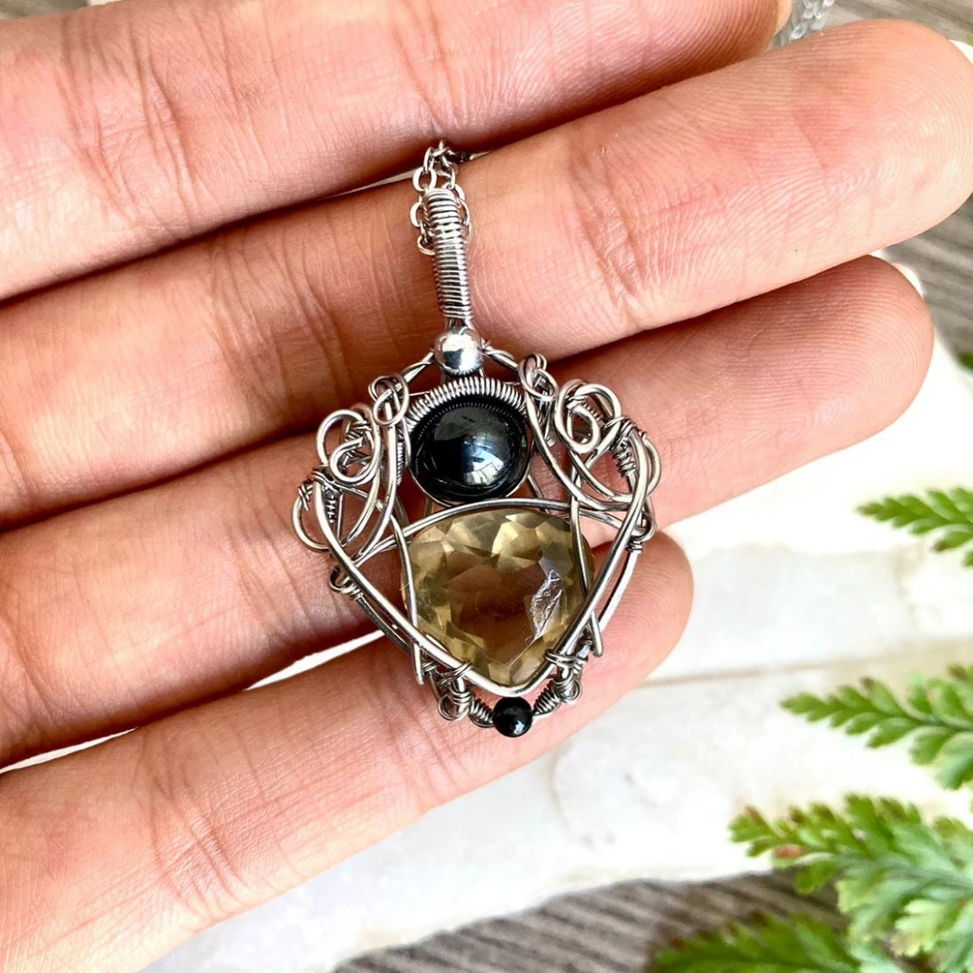 CITRINO, BLACK STAR, HEMATITA Y ESPINELA