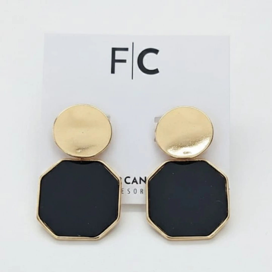 Aretes Negros y dorado