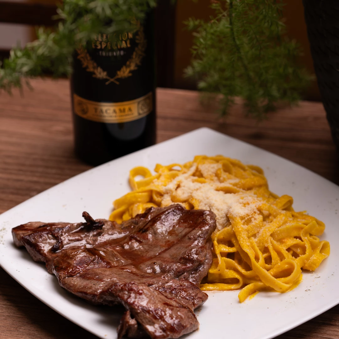 Lomo fino /Filet mingnon con Fetuccini