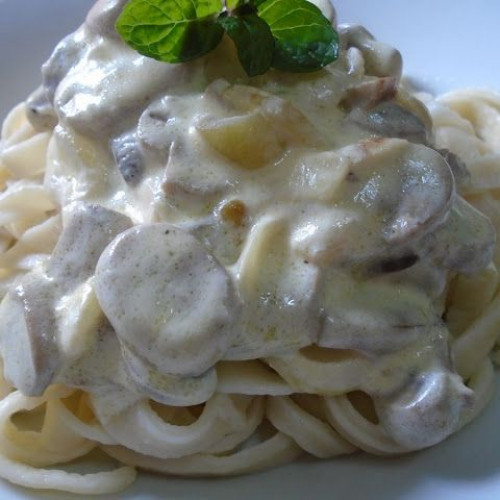 Fetuccini con crema de champiñones